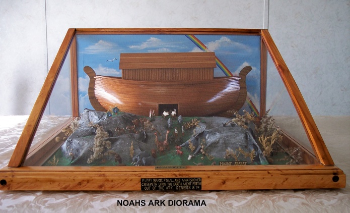 NOAHS ARK DIORAMA